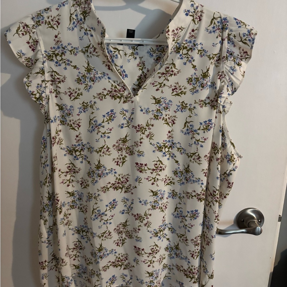 RW&CO. Floral Print Blouse - Cream and Blue